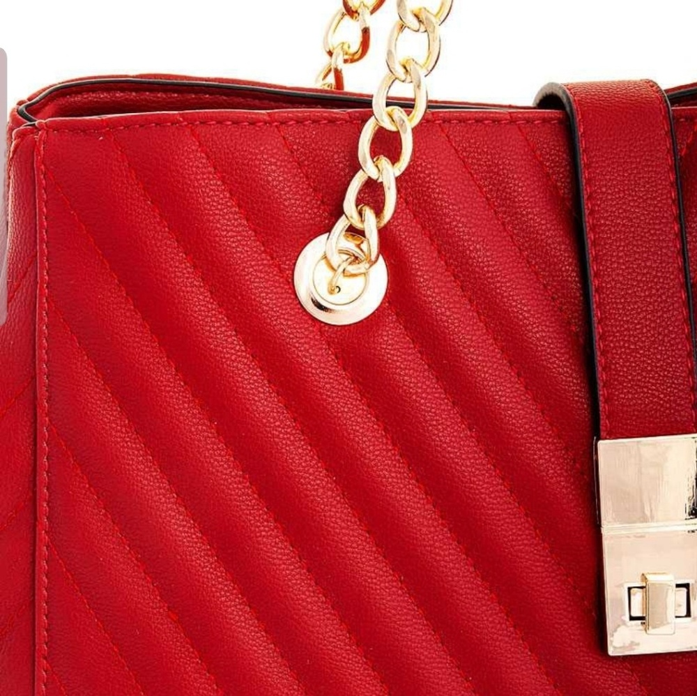 50% Red Purse - Picture 2 of 3